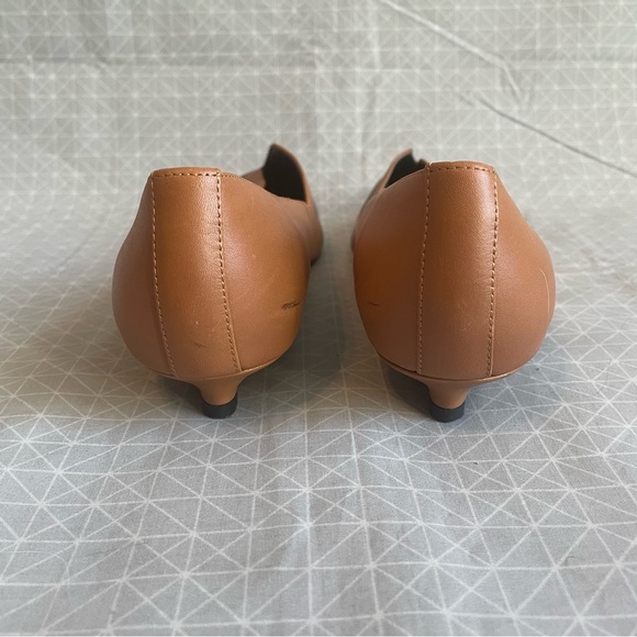 Charles & Keith Striped Pointed Toe Kitten Heel Flat 37 - Picture 5 of 8